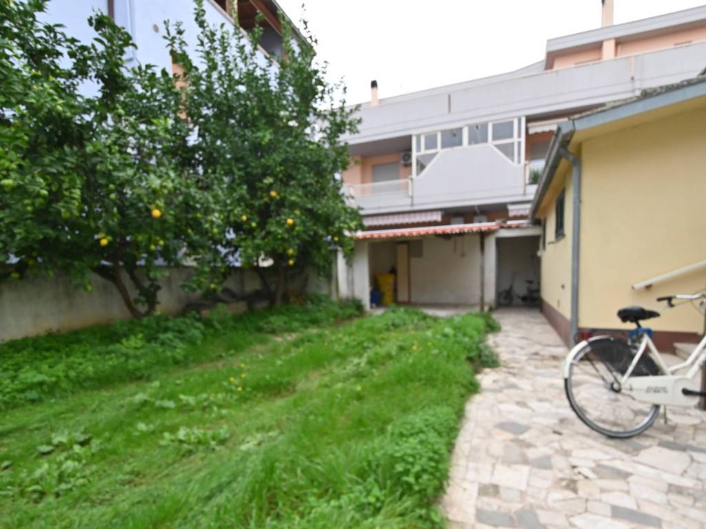 Villa a Roseto degli abruzzi in Via Secchia - Foto 2