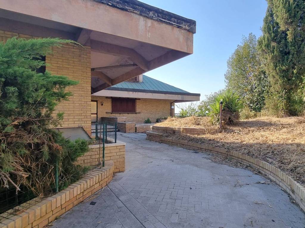 Villa a Chieti in Strada Provinciale Madonna della Vittoria - Foto 3