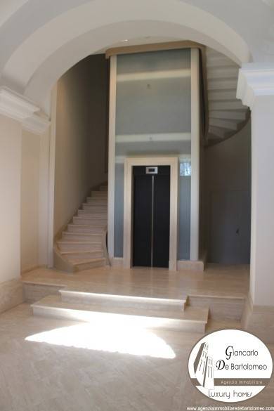 Appartamento a Taranto in Piazza Vincenzo Carbonelli - Foto 2