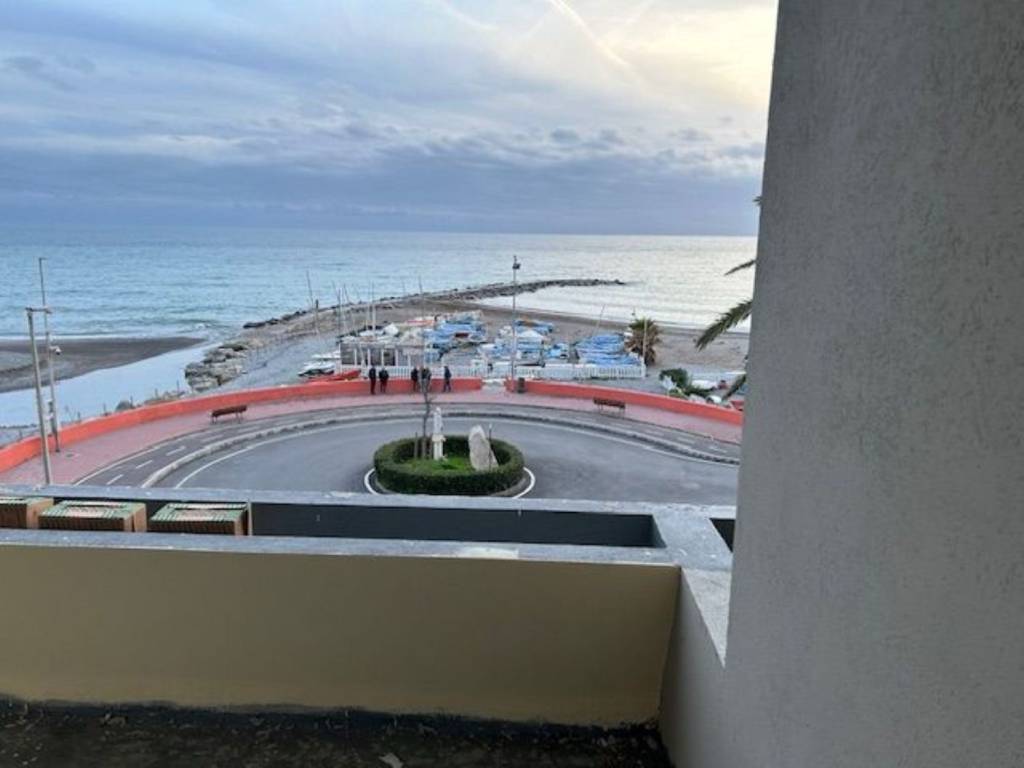 Appartamento a Ventimiglia in Lungomare Varaldo s.n.c - Foto 4