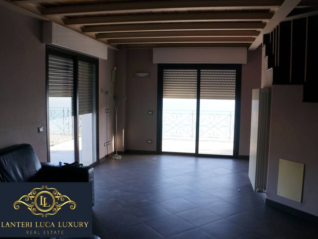 Villa a Ventimiglia in Corso TOSCANINI s.n.c - Foto 5