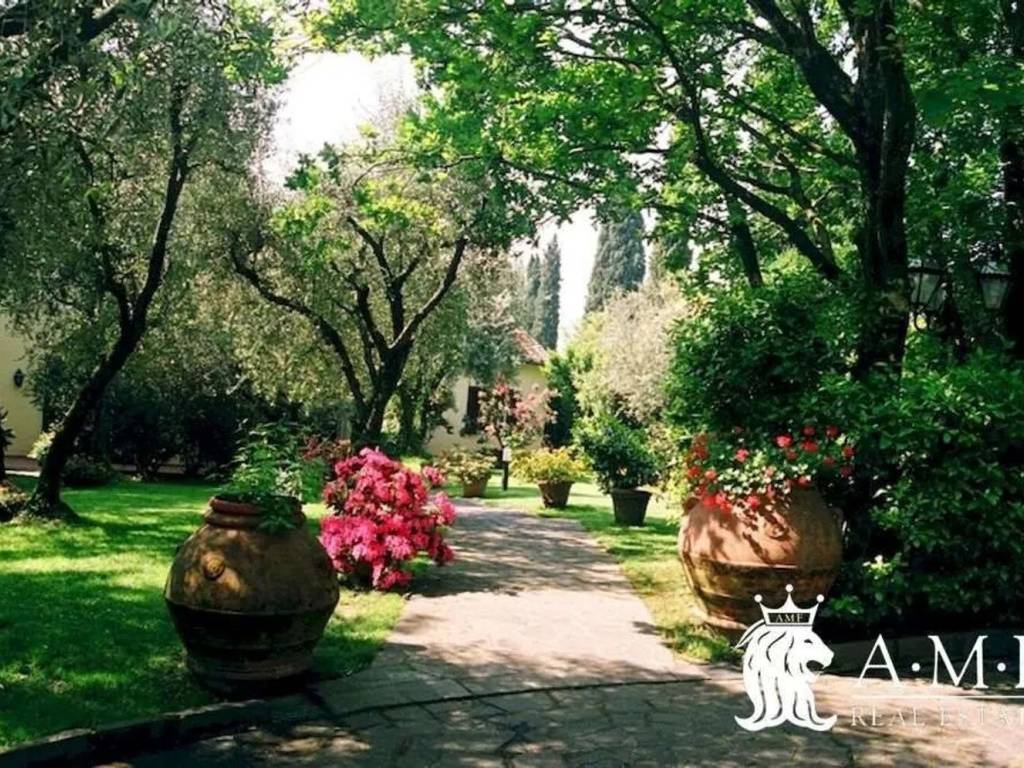 Villa a Pescia in Via Montecarlo S.N.C. - Foto 2