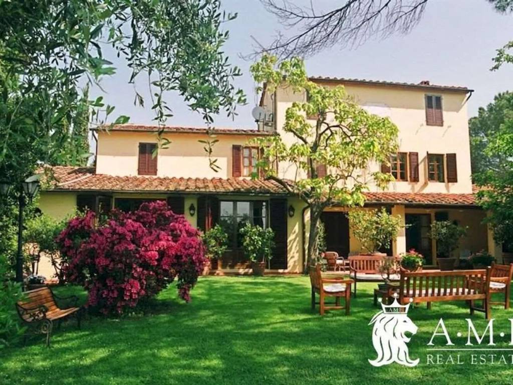 Villa a Pescia in Via Montecarlo S.N.C. - Foto 3