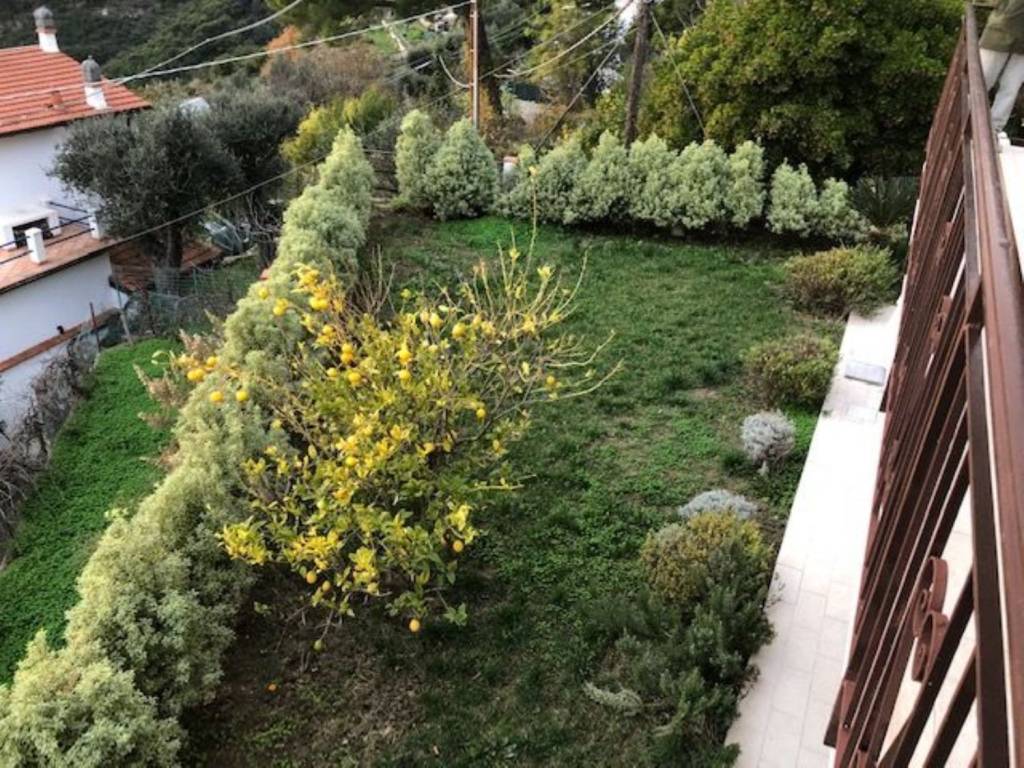 Villa a Ventimiglia in Via Mortola Superiore - Foto 2