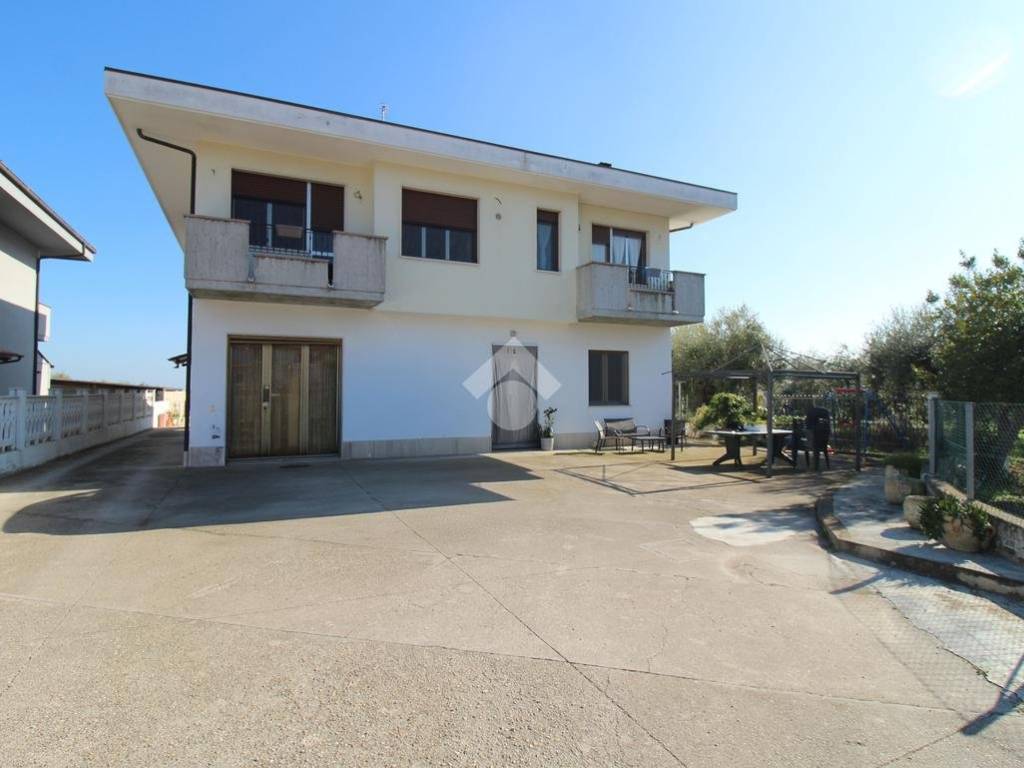 Appartamento a Roseto degli abruzzi in Via De Nicola, 36 - Foto 2