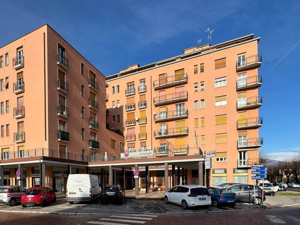 Appartamento a Luino in Piazza Guglielmo Marconi - Foto 2