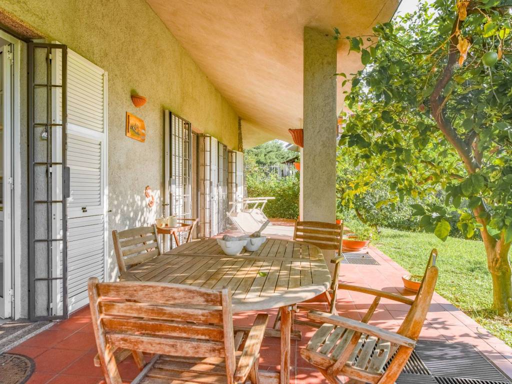 Villa a Cisano sul neva in Via Piamboschi - Foto 2