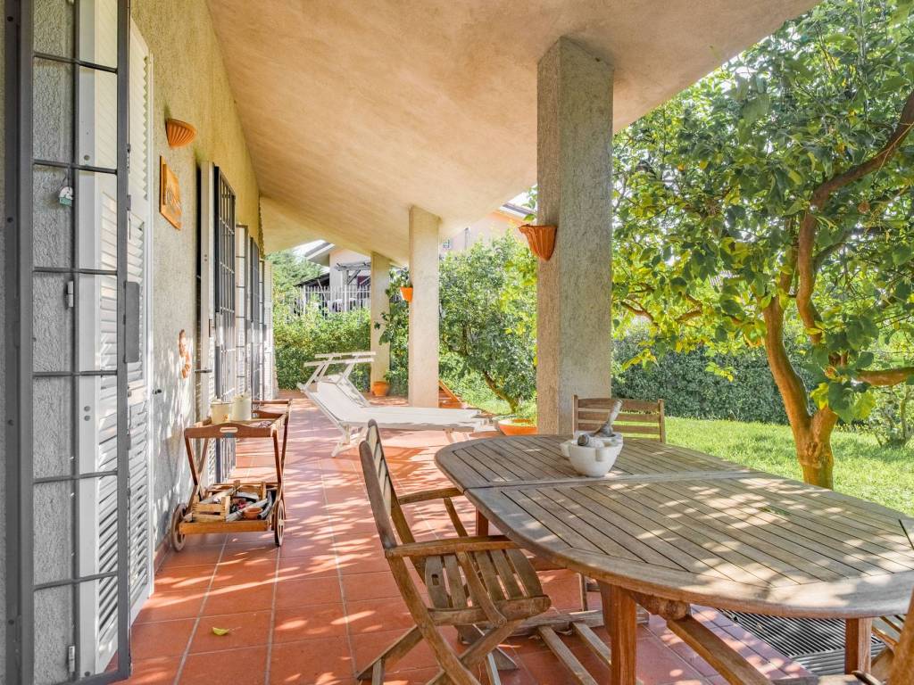 Villa a Cisano sul neva in Via Piamboschi - Foto 3