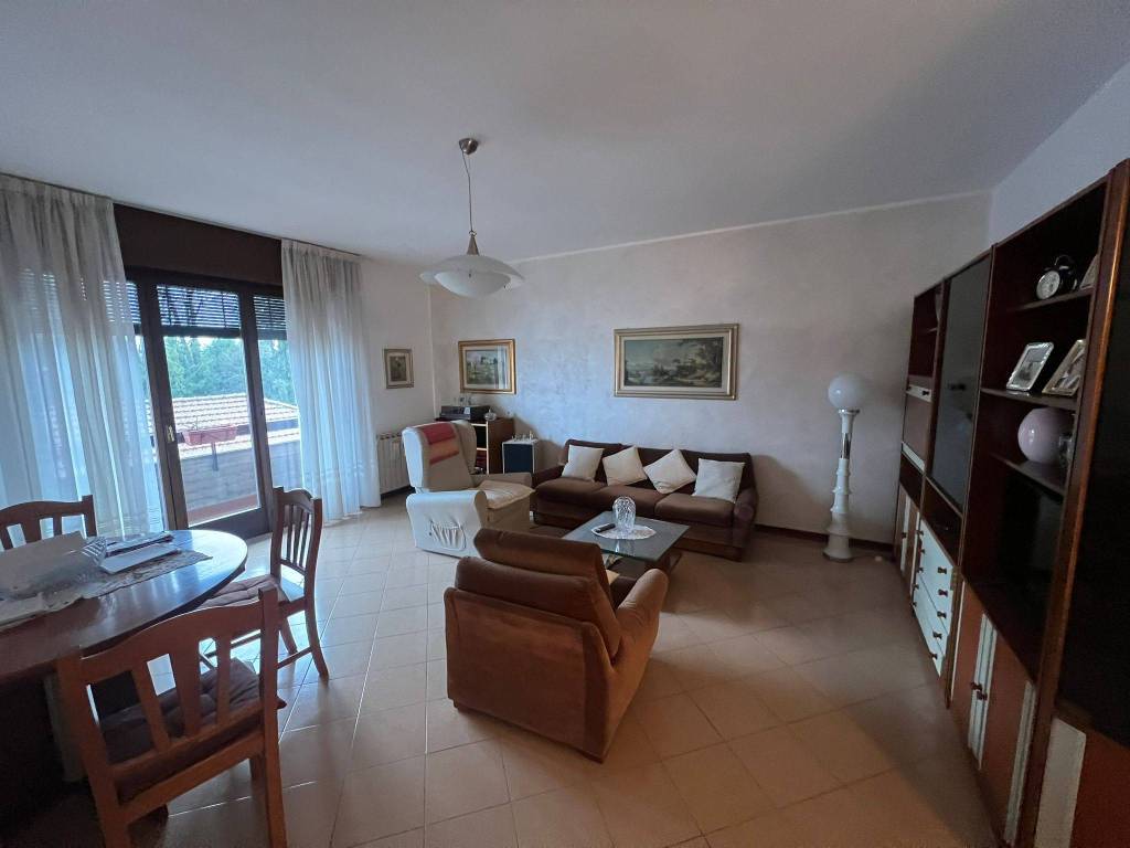 Appartamento a Albizzate in Via Giuseppe Garibaldi, 4 - Foto 3