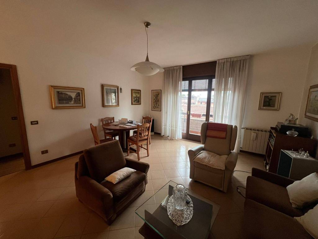 Appartamento a Albizzate in Via Giuseppe Garibaldi, 4 - Foto 5