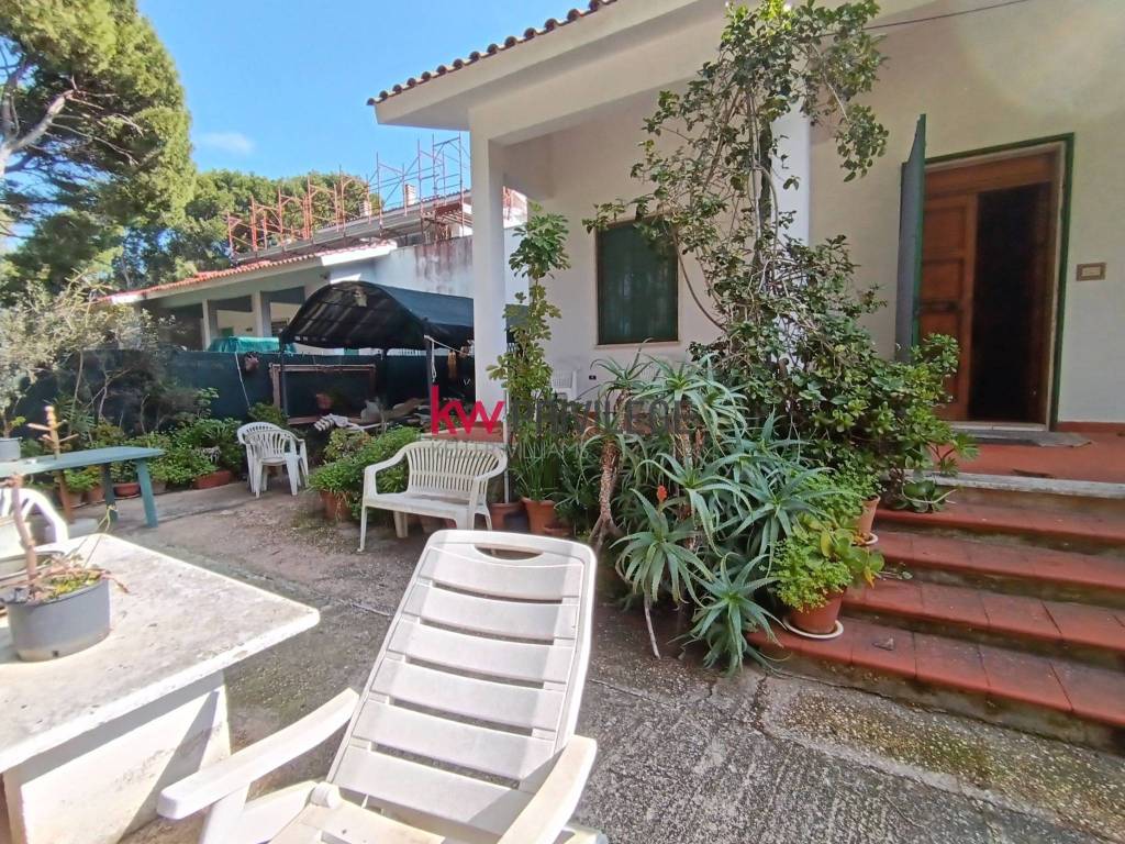 Casa indipendente a Brindisi in Strada per Lobia - Foto 2