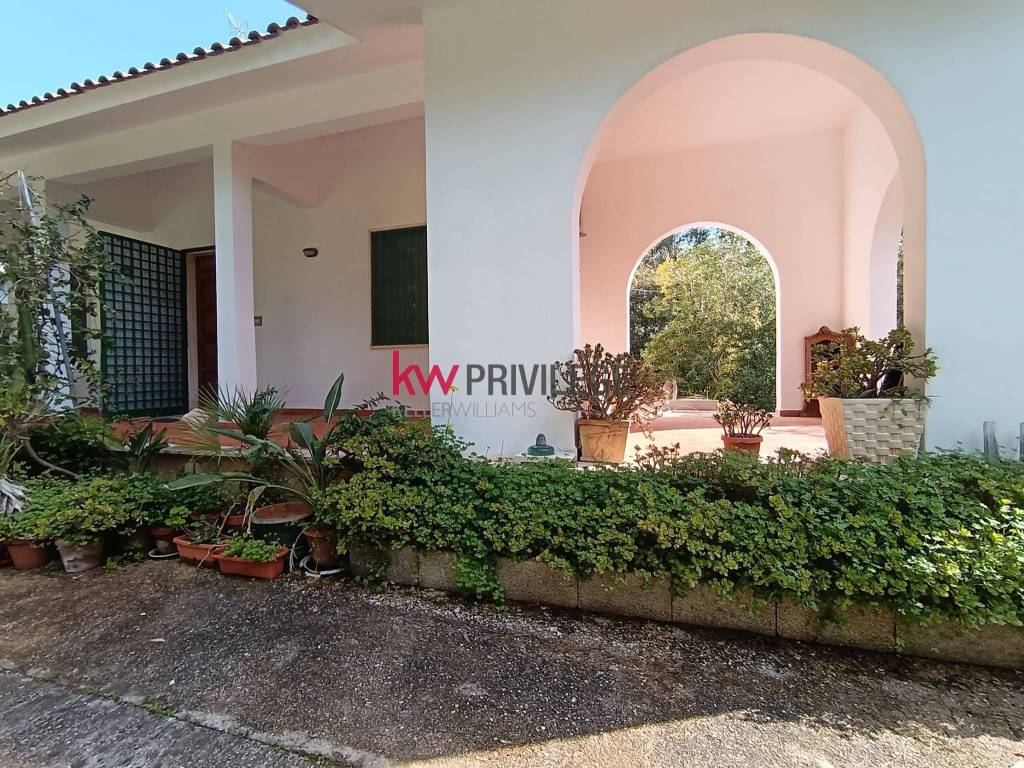 Casa indipendente a Brindisi in Strada per Lobia - Foto 3