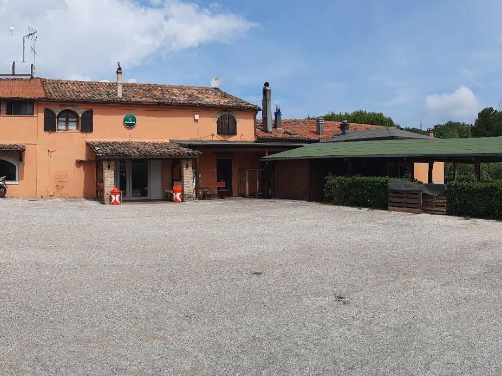 Palazzo / stabile a Gradara in Strada Provinciale Gradara - Foto 3