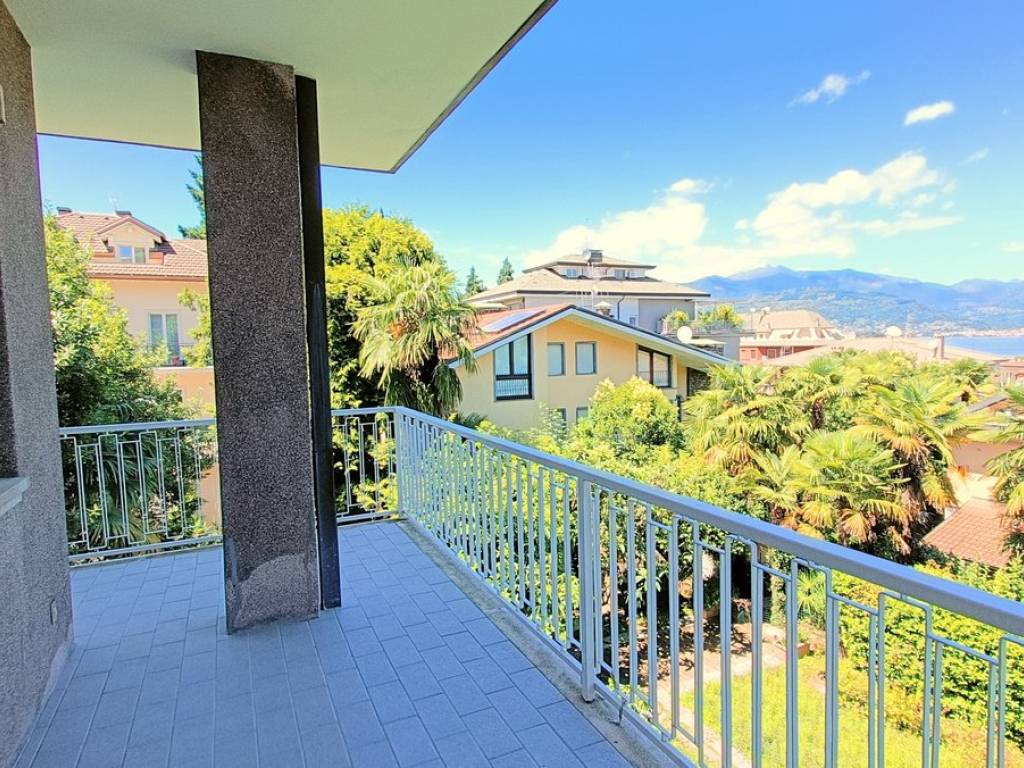 Appartamento a Stresa in Via Giosuè Carducci, 44 - Foto 5