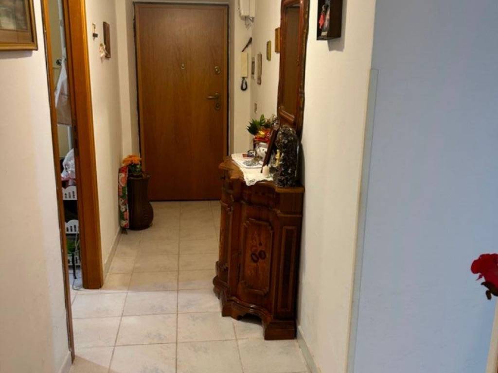 Appartamento a Terracina in Via Enrico Giansanti, 2 - Foto 4