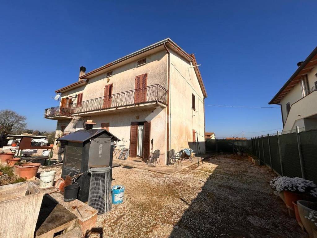 Casa indipendente a Bettona in Via Taglioni, 210 - Foto 3