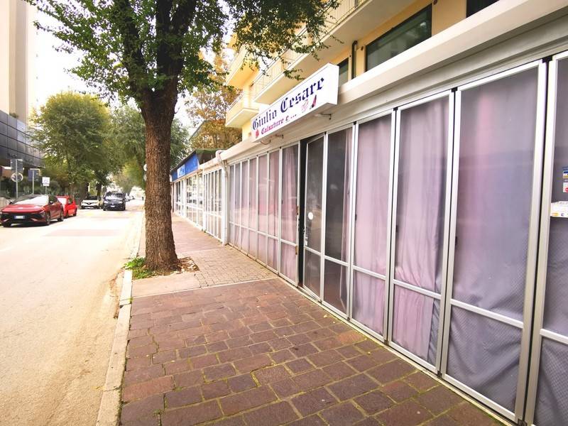 Immobile a Cattolica in Viale Giosuè Carducci, 41 - Foto 2
