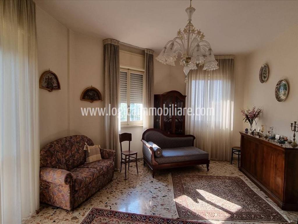 Appartamento a Campi salentina in Viale Nino di Palma - Foto 2