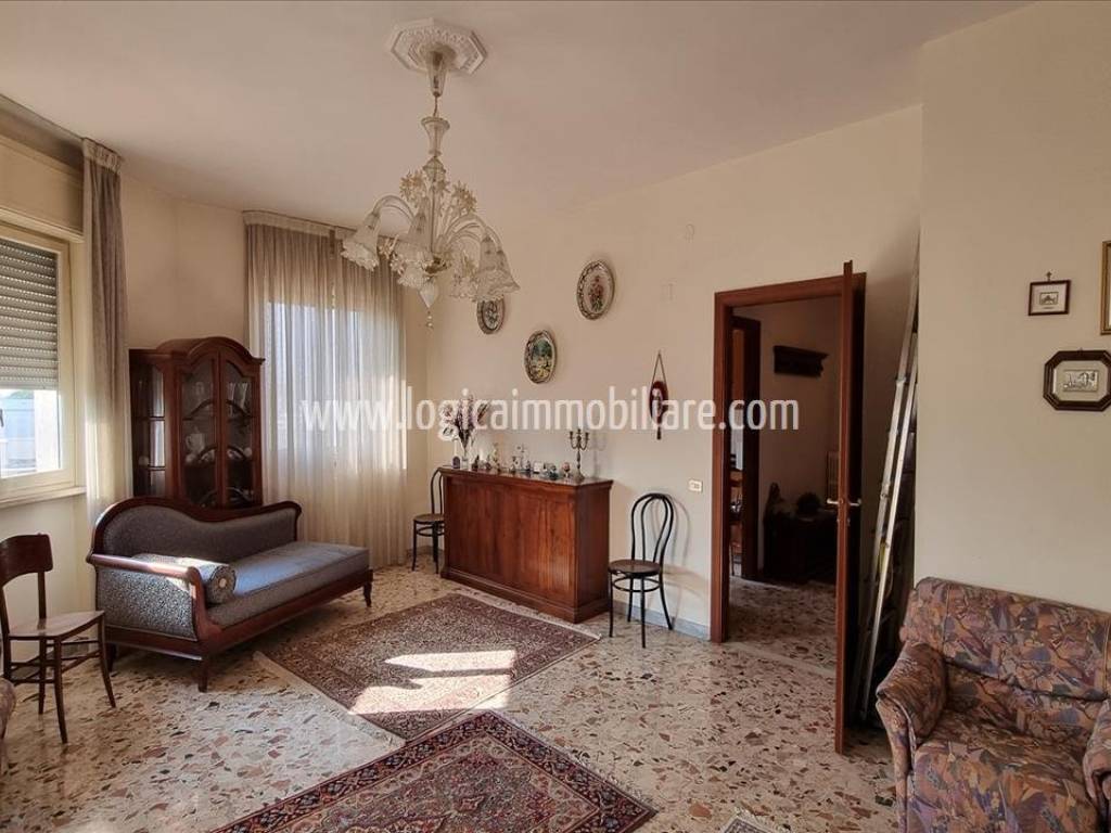 Appartamento a Campi salentina in Viale Nino di Palma - Foto 3