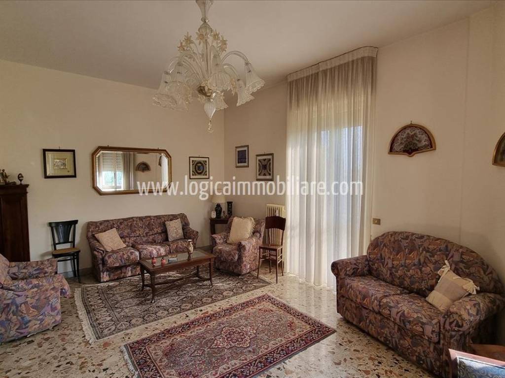 Appartamento a Campi salentina in Viale Nino di Palma - Foto 4