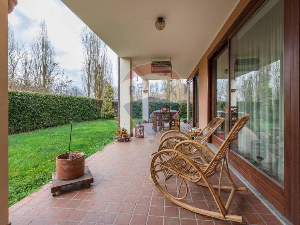 Casa indipendente a Dormelletto in via Giovanni Pascoli, 17 - Foto 1