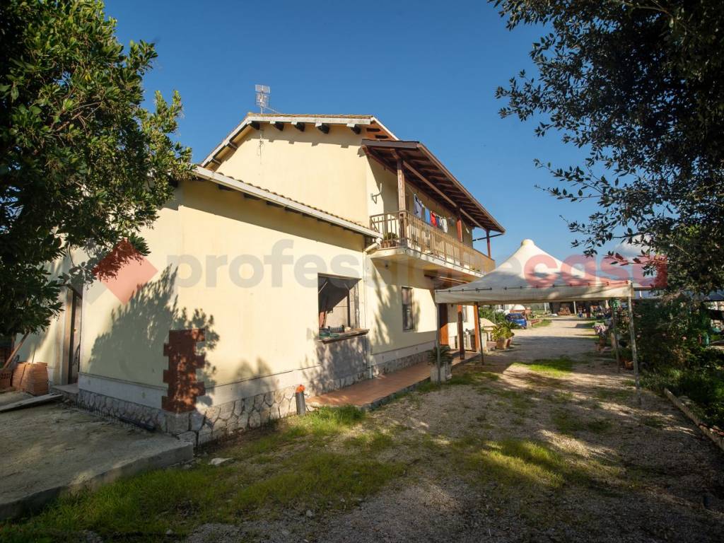 Casa indipendente a Terracina in VIA PONTE MAGGIORE, 1 - Foto 5