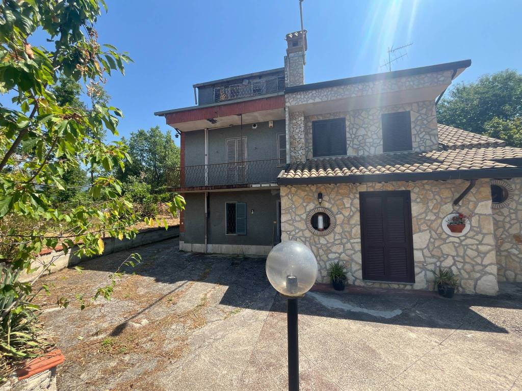 Villa a Alatri in Via per Trivigliano, 23 - Foto 3
