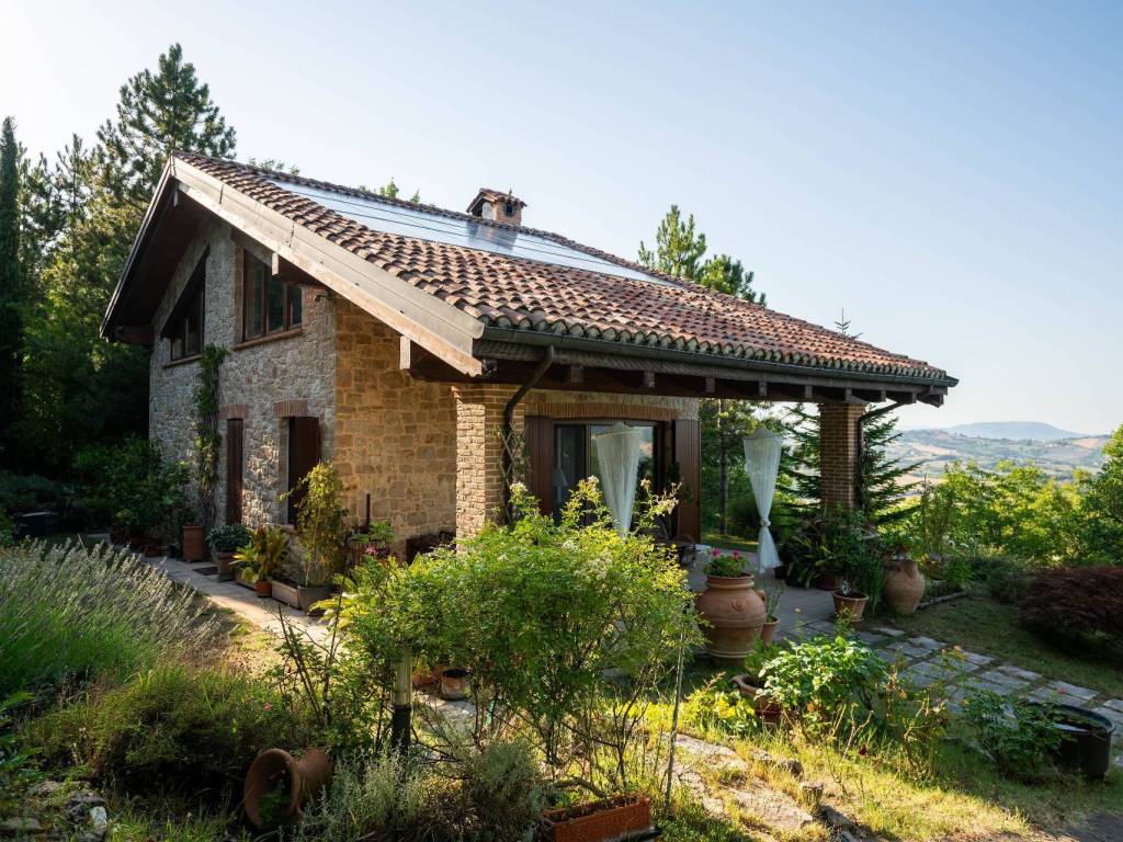 Rustico / casale a Fabriano in MARISCHIO VIA LA PINETA, 32 - Foto 3