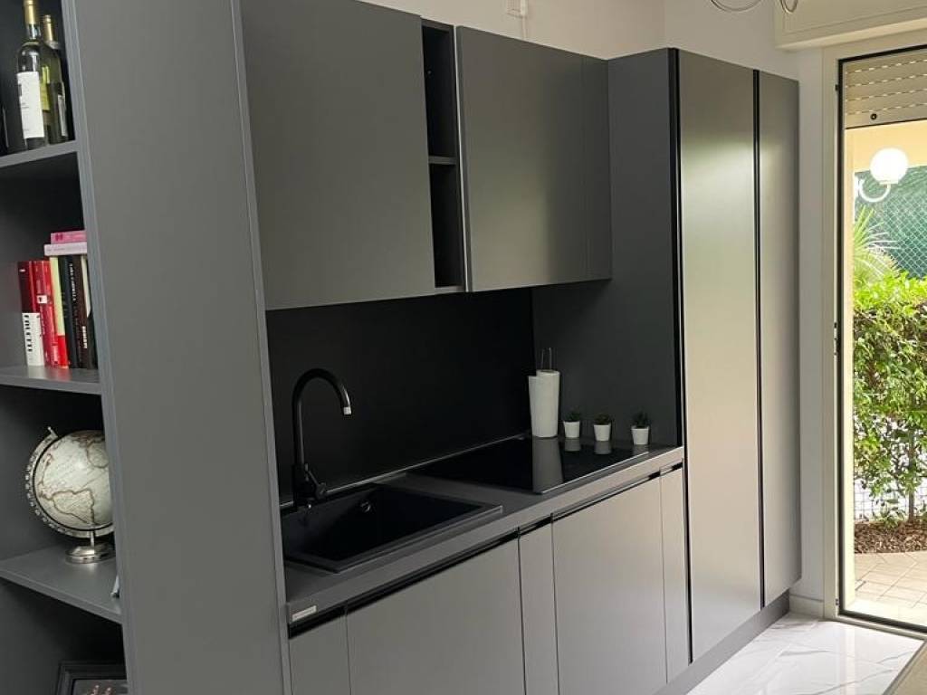 Appartamento a Riccione in Viale Fanfulla da Lodi - Foto 2