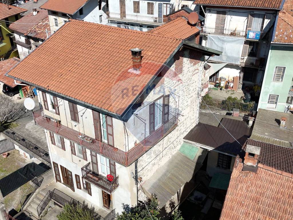 Casa indipendente a Valdilana in FRAZIONE FALCERO, 75 - Foto 2