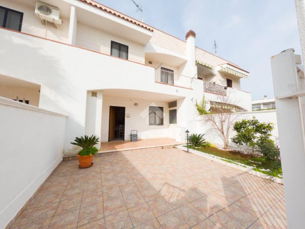 Villetta a schiera a Manfredonia in Via dei cormorani - Foto 2