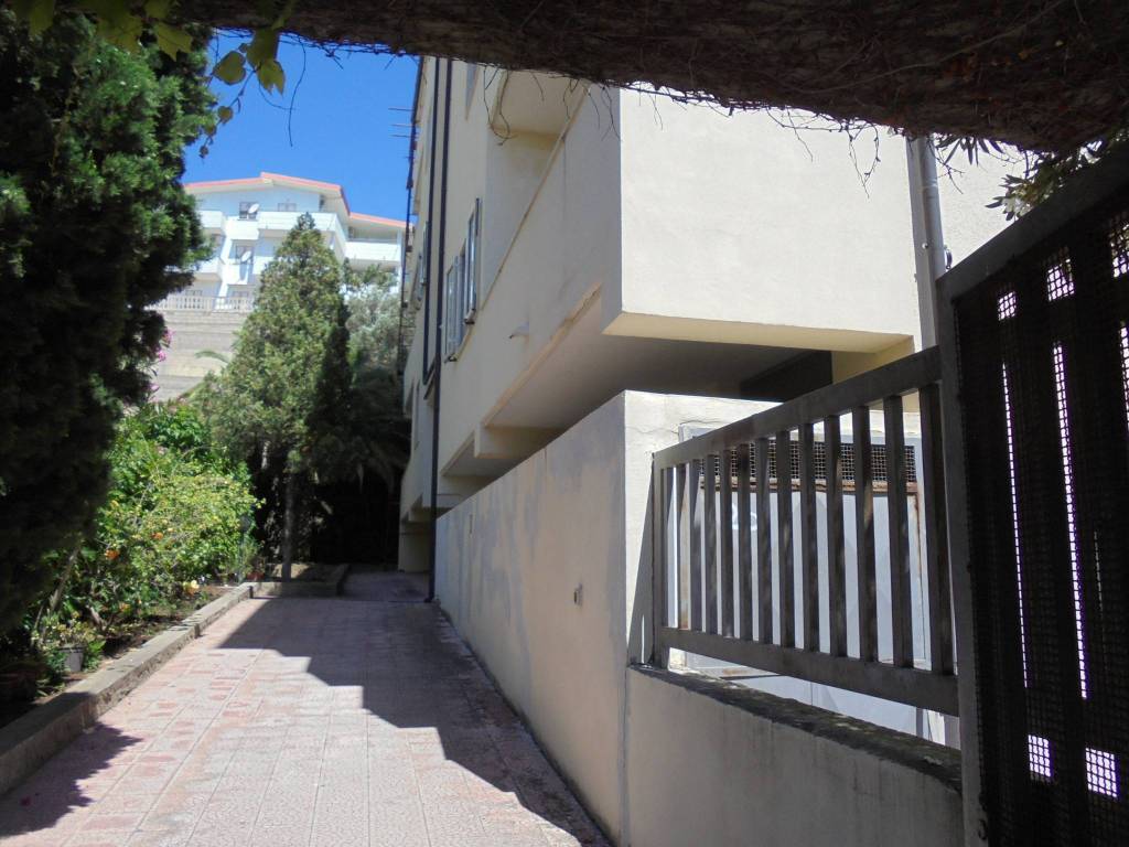 Appartamento a Catanzaro in Via Vincenzo Lauro - Foto 2