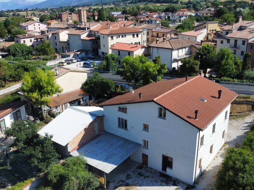Villa a Nocera umbra in Via Stazione Gaifana, 21 - Foto 2