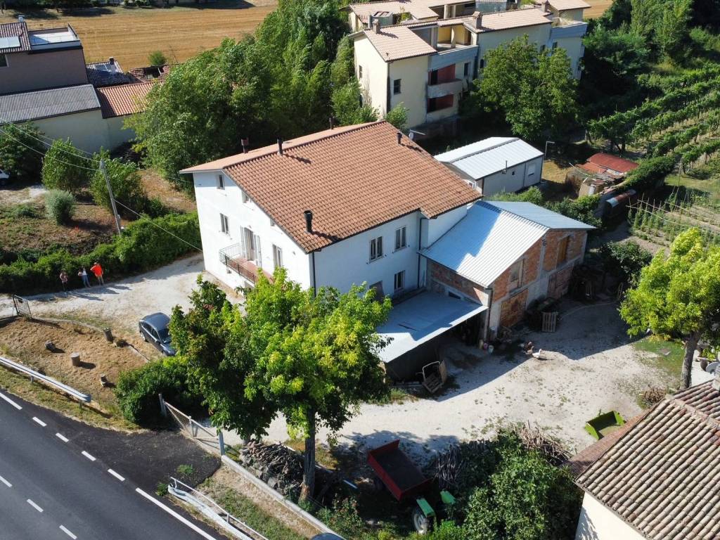 Villa a Nocera umbra in Via Stazione Gaifana, 21 - Foto 3