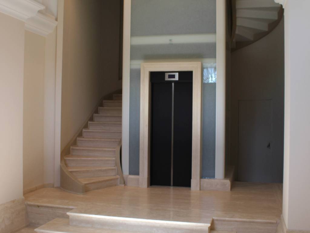 Appartamento a Taranto in Piazza Carbonelli - Foto 2