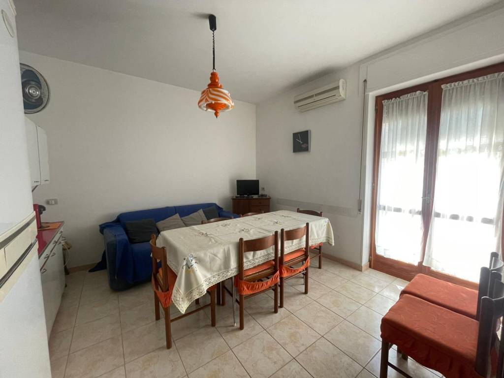 Casa indipendente a Lesina in Via Armando Diaz, 5 - Foto 2