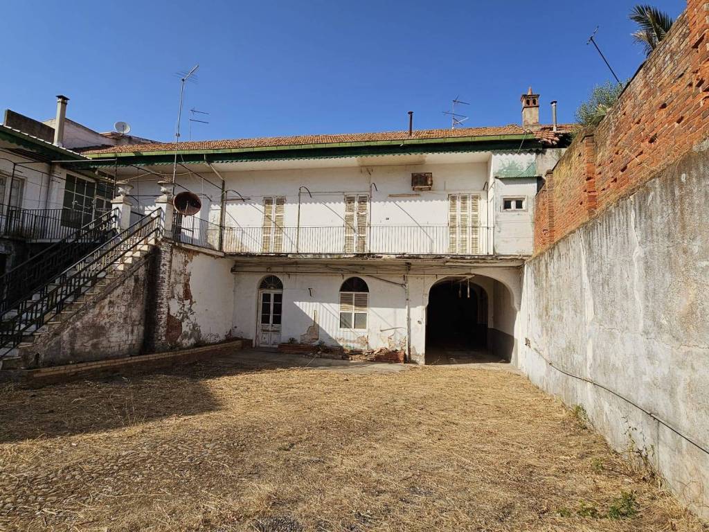 Appartamento a Iglesias in Piazza Quintino Sella, 33 - Foto 2