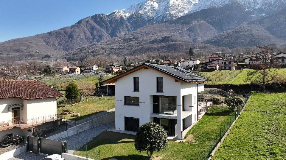 Villa a Colico in Via Vicolo ai Monti 21 - Foto 2