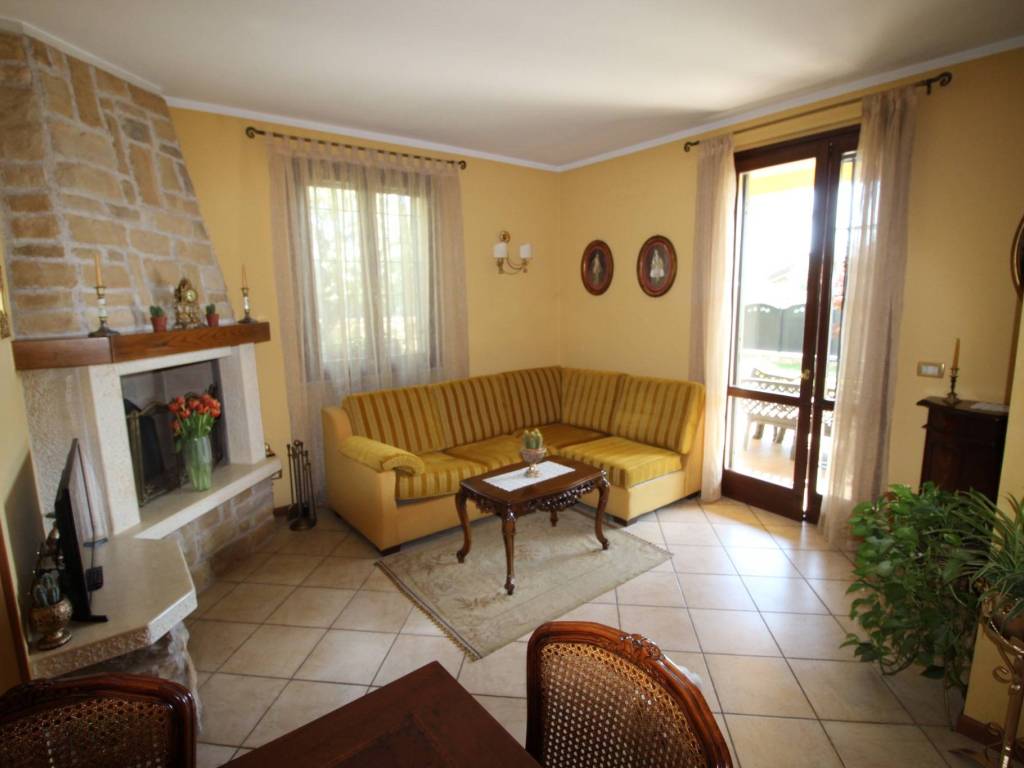 Villa a Desenzano del garda in Via delle Mimose - Foto 4