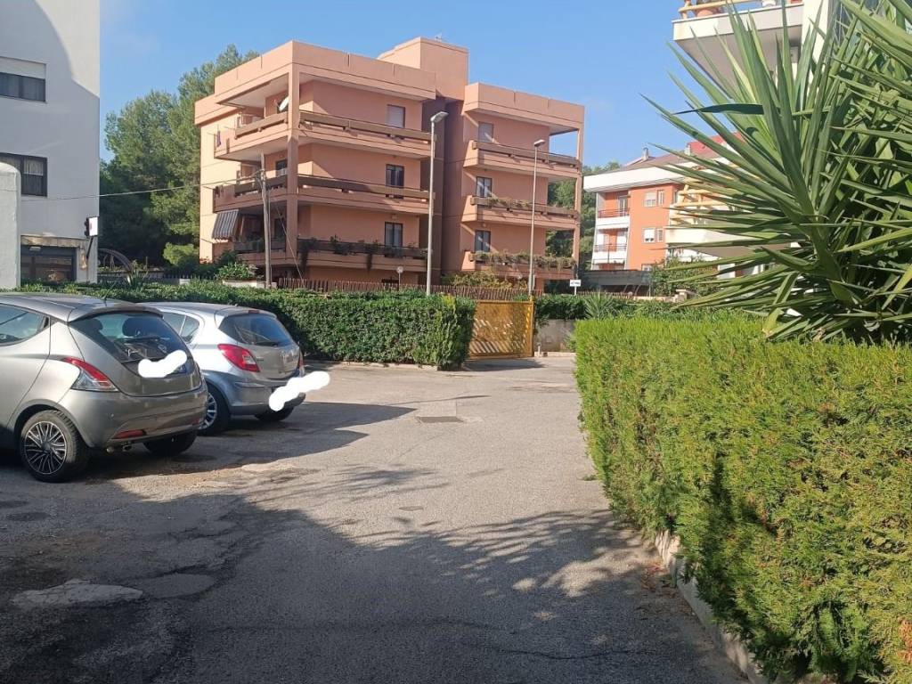 Box / garage a Taranto in Via Andrea Capozzi, 37 - Foto 2