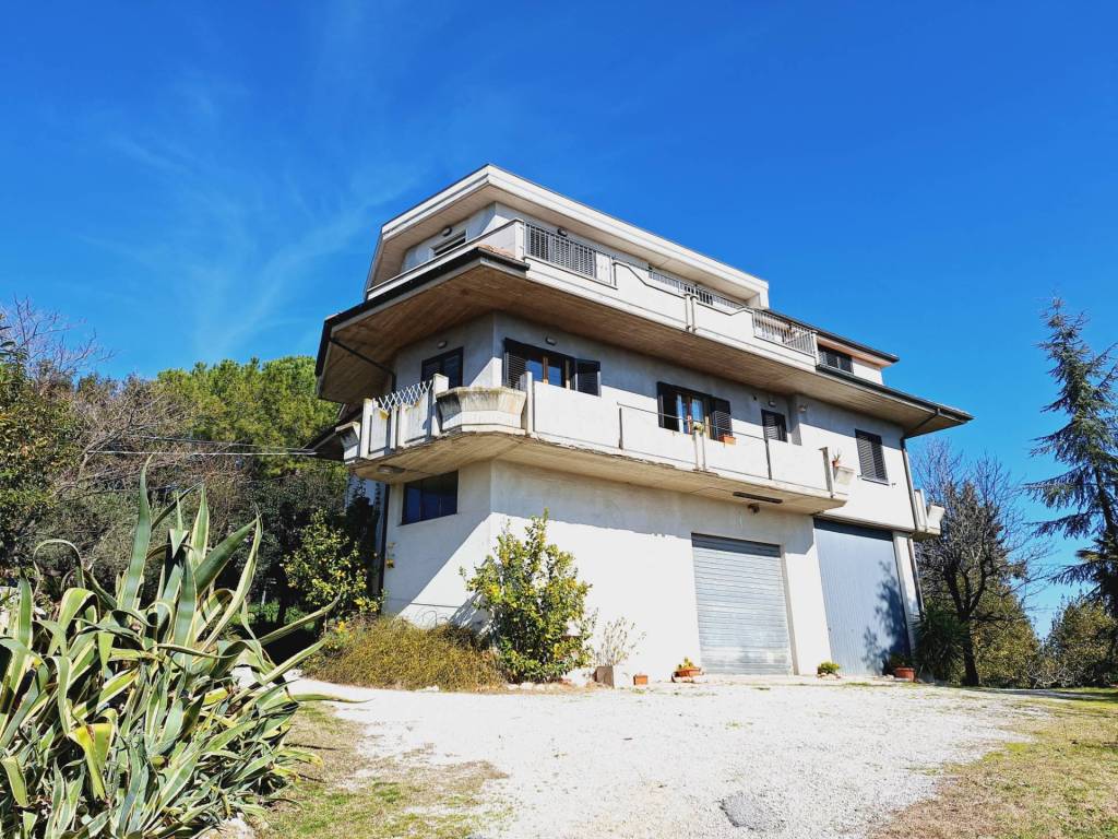 Casa indipendente a Castorano in via dell'olmo - Foto 2