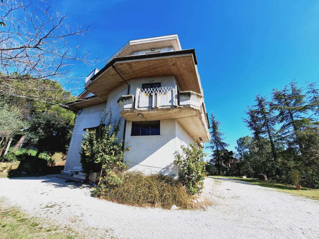 Casa indipendente a Castorano in via dell'olmo - Foto 3
