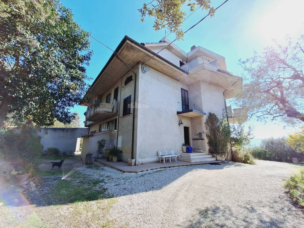 Casa indipendente a Castorano in via dell'olmo - Foto 4