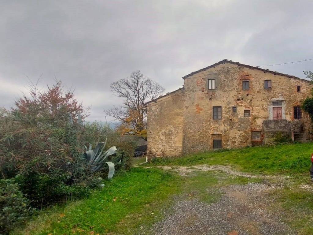 Rustico / casale a Pistoia in Via di Mezzomonte - Foto 2