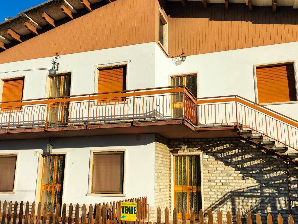 Palazzo / stabile a Erbezzo in Via Fasani di Sopra - Foto 4