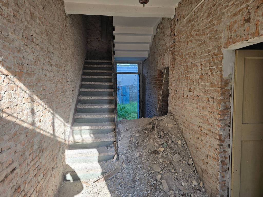 Casa indipendente a Ficarolo in Via Cesare Battisti - Foto 2