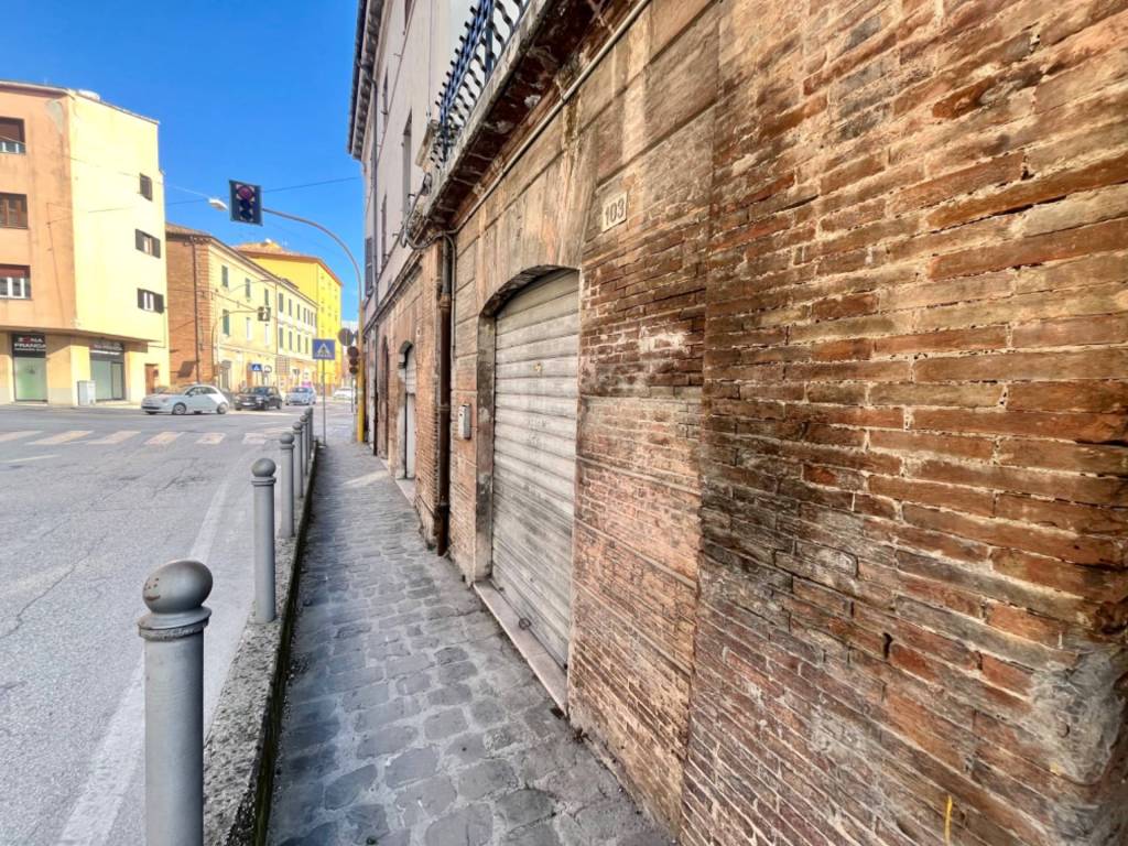 Immobile a Fabriano in VIALE IV NOVEMBRE, 103 - Foto 4