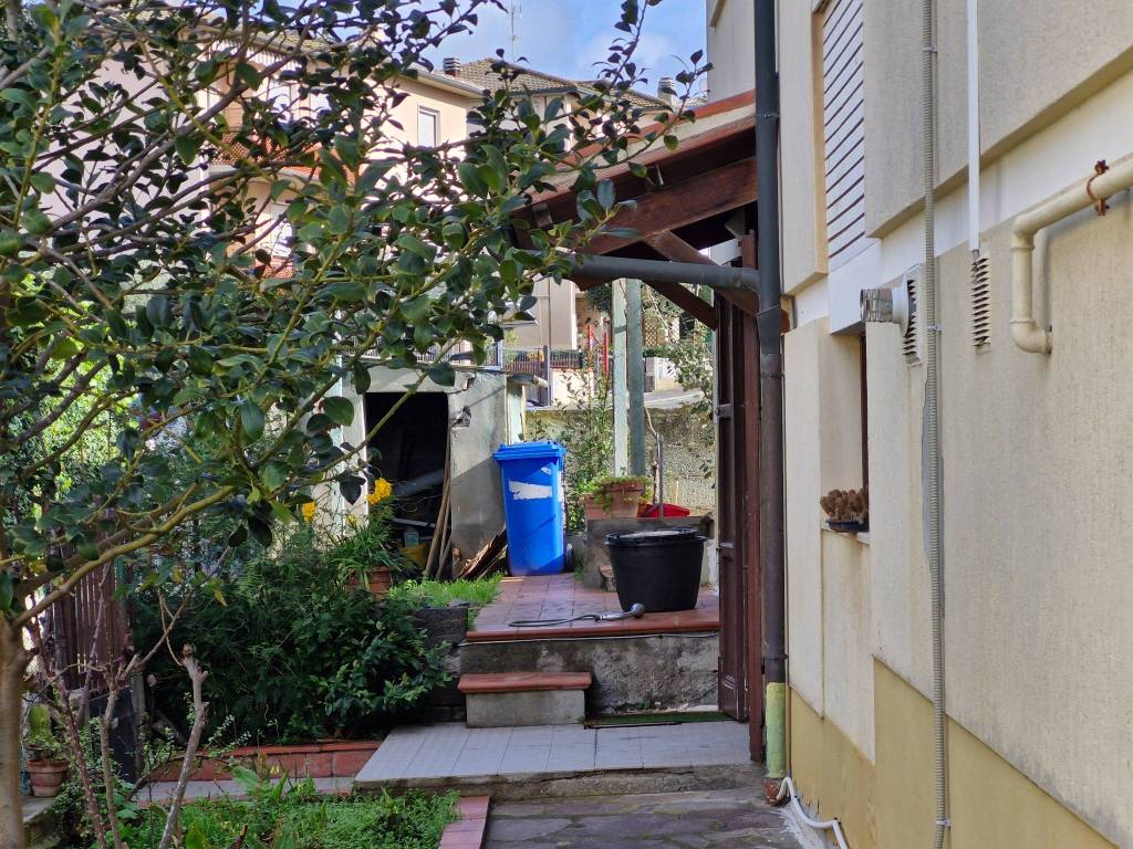 Villa a Campiglia marittima in Via Gaetano Donizetti - Foto 2