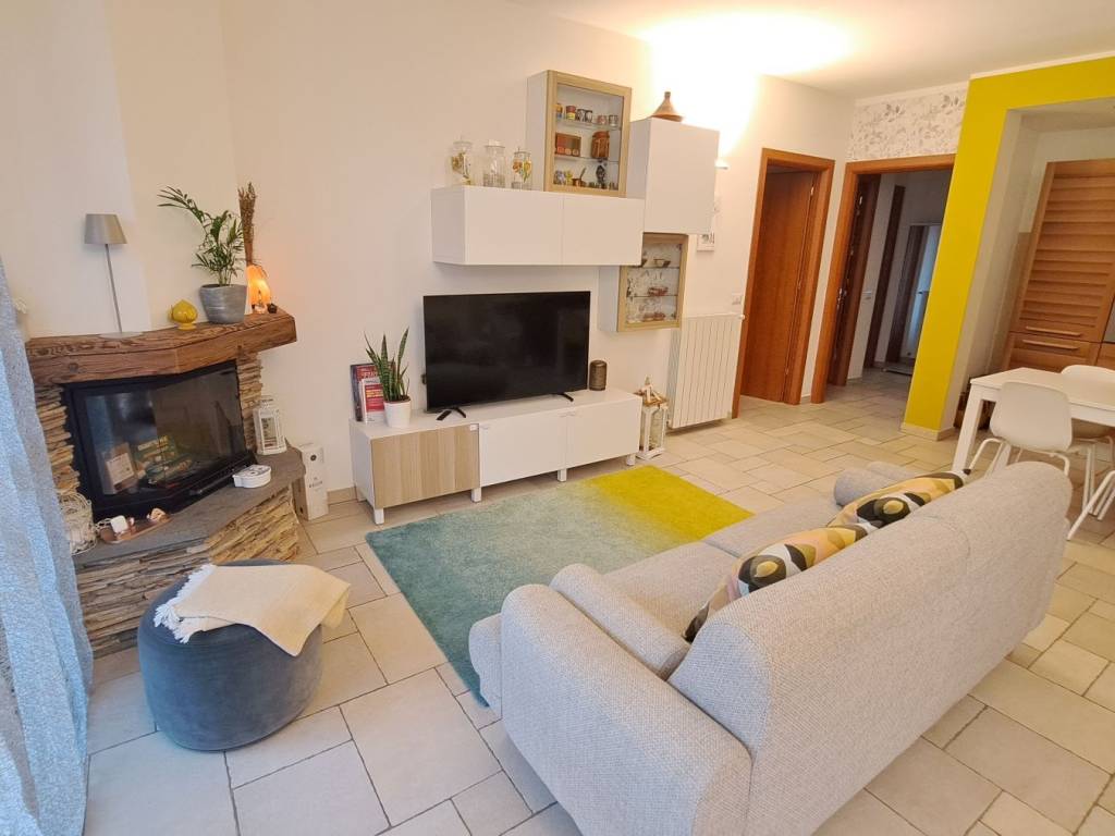 Appartamento a Rosignano marittimo in Via Salvatore di Giacomo - Foto 2