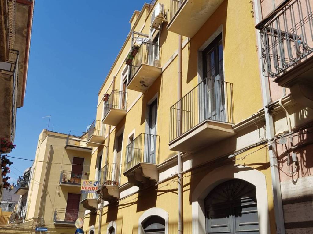 Appartamento a Paternò in VIA CIRCUMVALLAZIONE, 160 - Foto 4